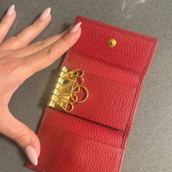 Red Gucci keychain holder- used - Picture 6 of 10